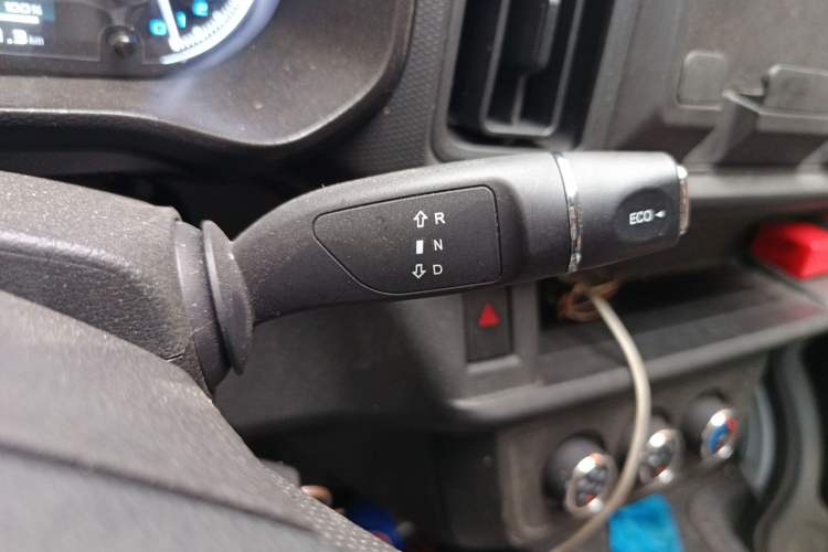 Used Karry Jiangtun E7 2024 Mingchuan 7-Seater Model Gear Lever