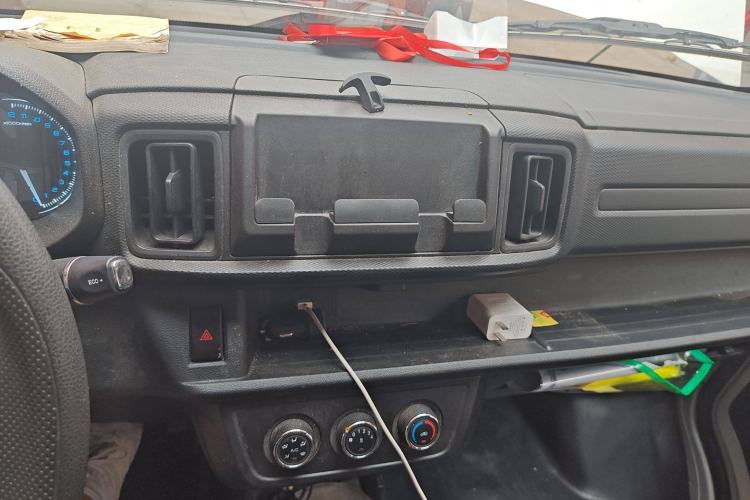 Used Karry Jiangtun E7 2024 Mingchuang 6-Seater Version Audio And AC Panel