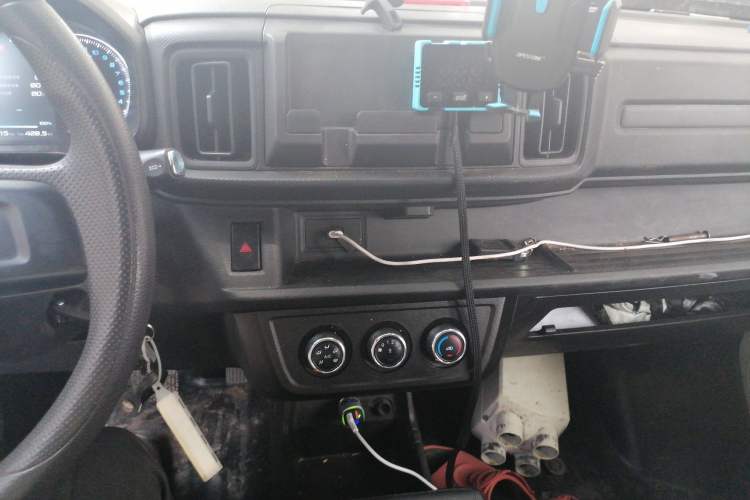 Used Karry Jiangtun E7 2024 Mingchuang 6-Seater Version Audio And AC Panel