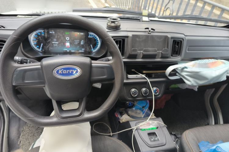 Used Karry Jiangtun E7 2024 Mingchuan 7-Seater Model Center Console