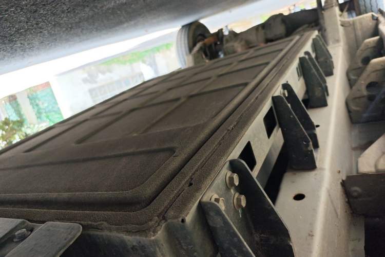 Used Karry Jiangtun E7 2024 Mingchuan 7-Seater Model Chassis Front Right