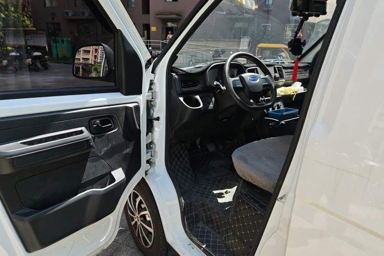 Used Karry Jiangtun E7 2024 Mingchuan 7-Seater Model Driver Seat