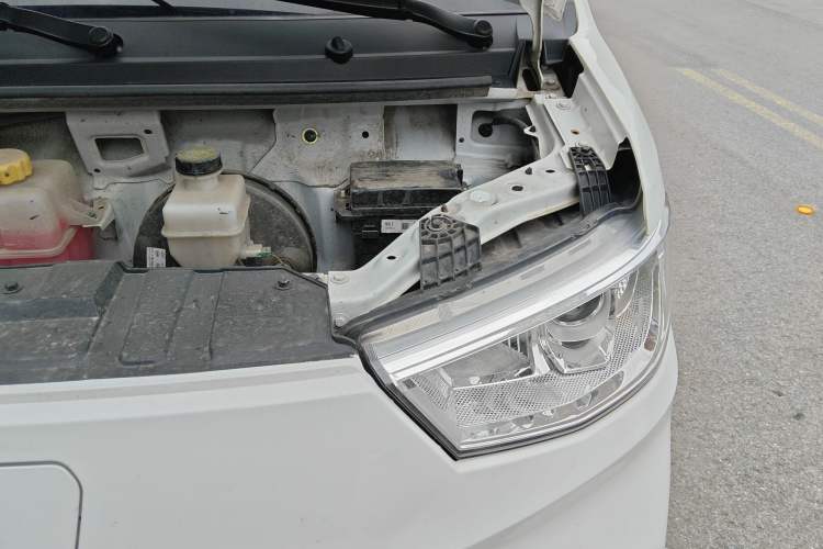 Used Karry Jiangtun E7 2024 Wealthy Edition Engine Bay Left
