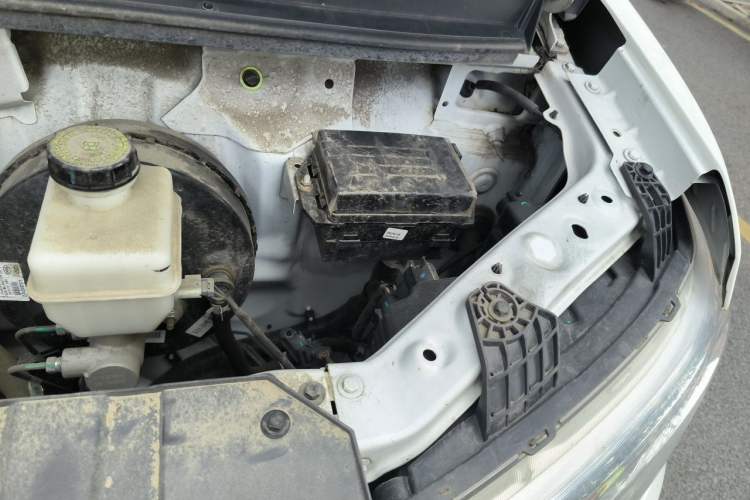 Used Karry Jiangtun E7 2024 Mingchuan 7-Seater Model Engine Bay Left