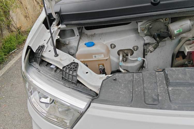 Used Karry Jiangtun E7 2024 Wealthy Edition Engine Bay Right