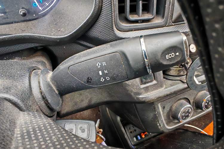 Used Karry Jiangtun E7 2024 Mingchuang 6-Seater Version Gear Lever