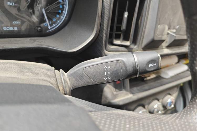 Used Karry Jiangtun E7 2024 Mingchuang 6-Seater Version Gear Lever
