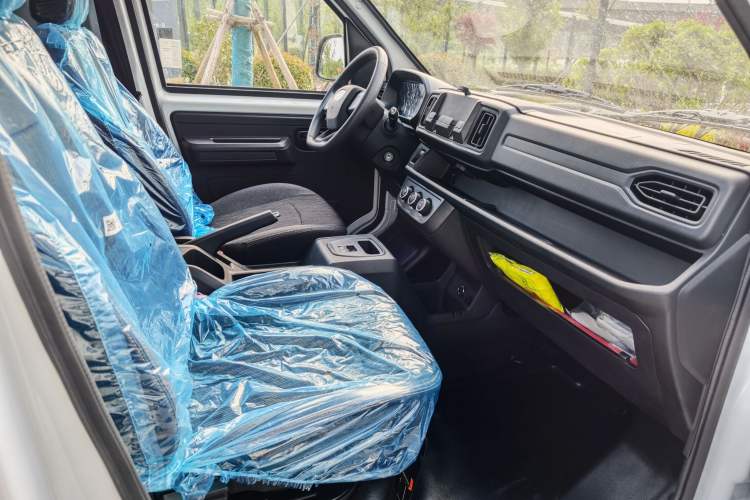Used Karry Jiangtun E7 2024 Startup Edition Interior 2