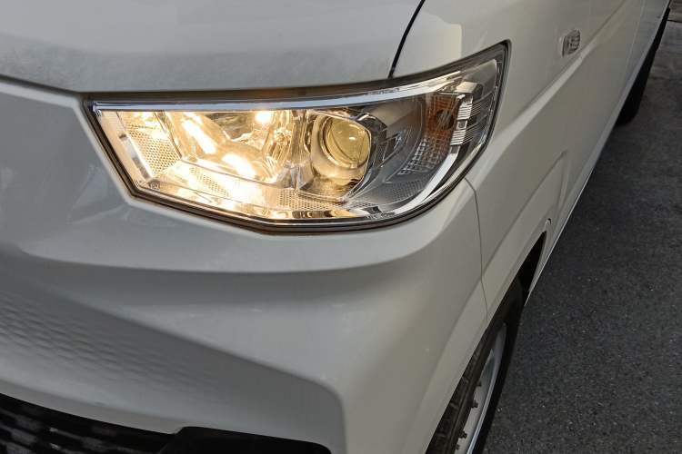 Used Karry Jiangtun E7 2024 Mingchuang 6-Seater Version Left Front Headlight