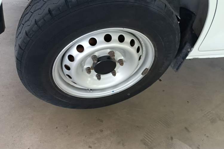 Used Karry Jiangtun E7 2024 Startup Edition Left Front Wheel Hub