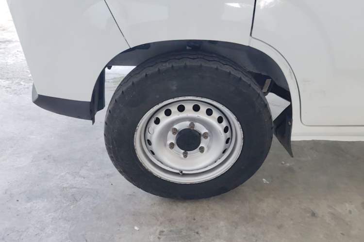 Used Karry Jiangtun E7 2024 Startup Edition Left Front Wheel Hub