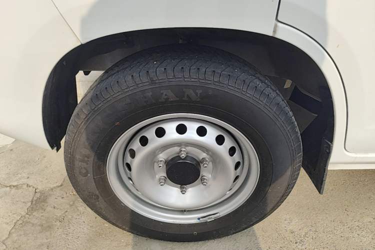 Used Karry Jiangtun E7 2024 Wealthy Edition Left Front Wheel Hub
