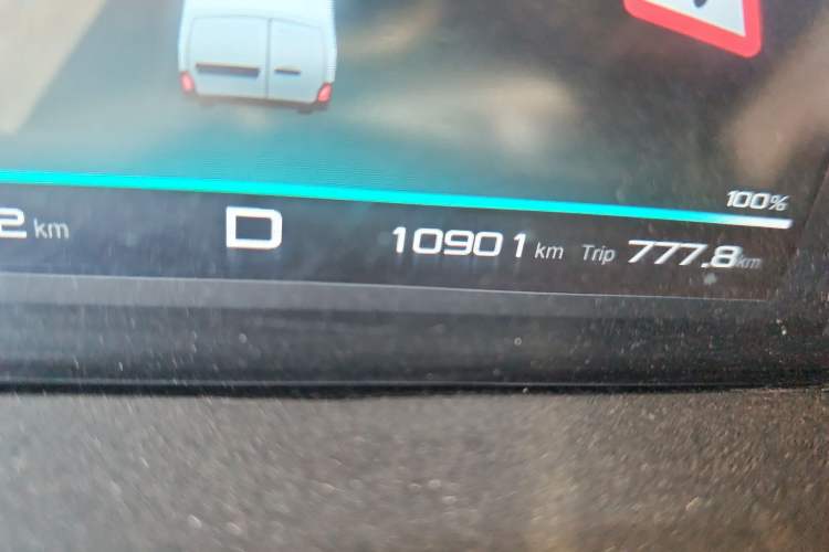 Used Karry Jiangtun E7 2024 Mingchuan 7-Seater Model Odometer Close Up