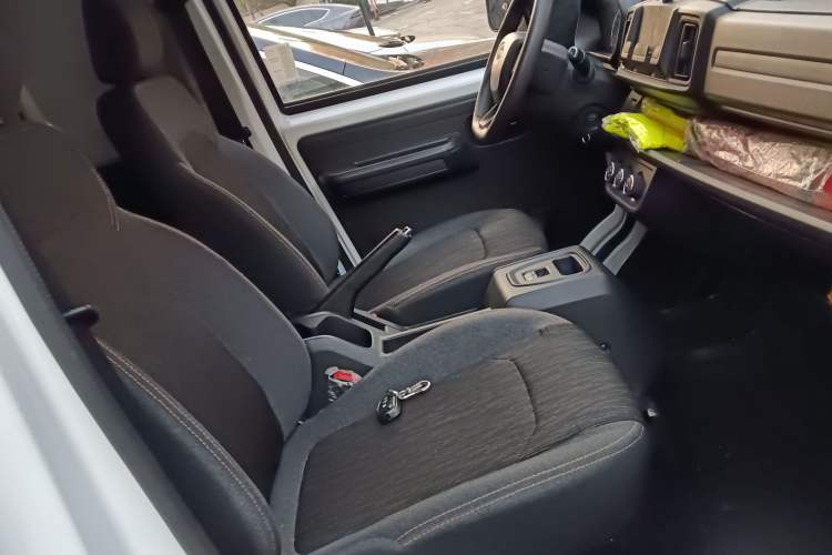 Used Karry Jiangtun E7 2024 Mingchuang 6-Seater Version Right Front Seat