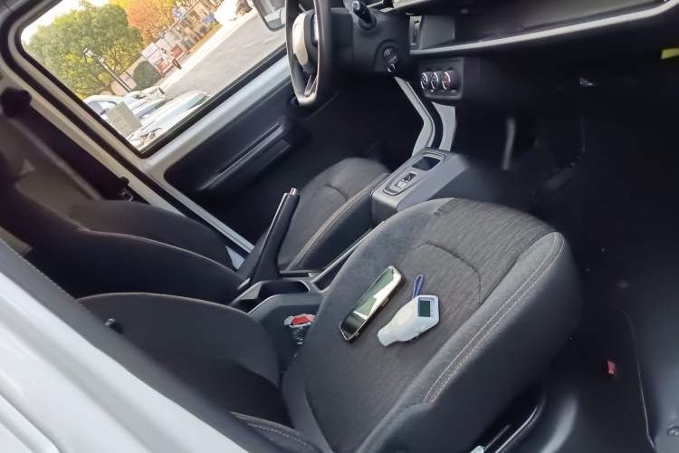 Used Karry Jiangtun E7 2024 Mingchuang 6-Seater Version Right Front Seat
