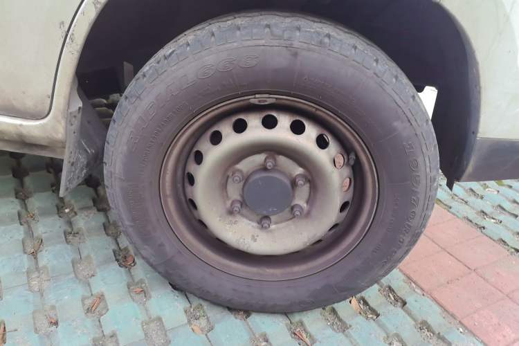 Used Karry Jiangtun E7 2024 Startup Edition Right Front Wheel Hub