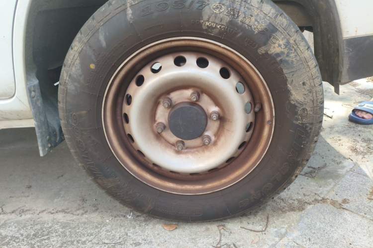 Used Karry Jiangtun E7 2024 Startup Edition Right Front Wheel Hub