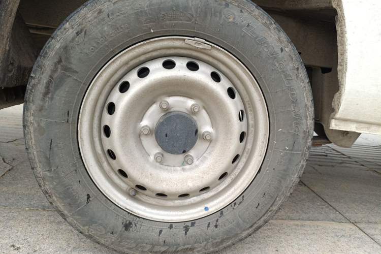 Used Karry Jiangtun E7 2024 Startup Edition Right Front Wheel Hub
