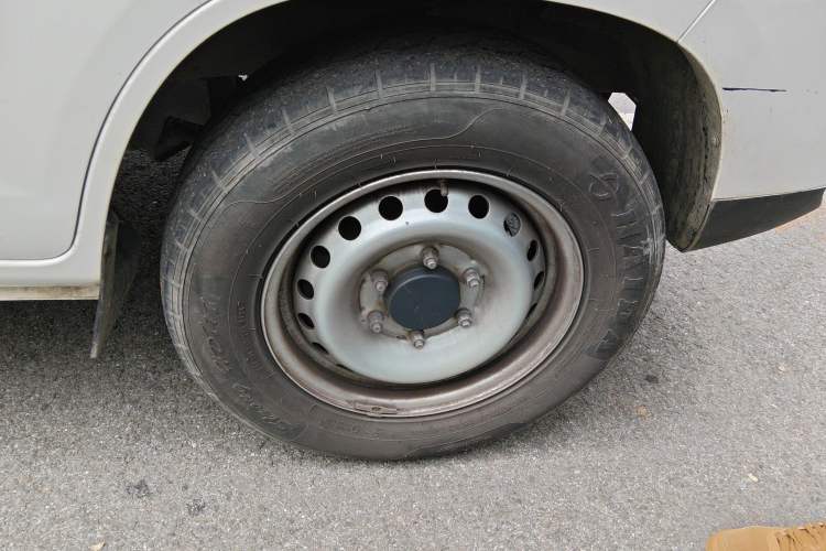 Used Karry Jiangtun E7 2024 Wealthy Edition Right Front Wheel Hub