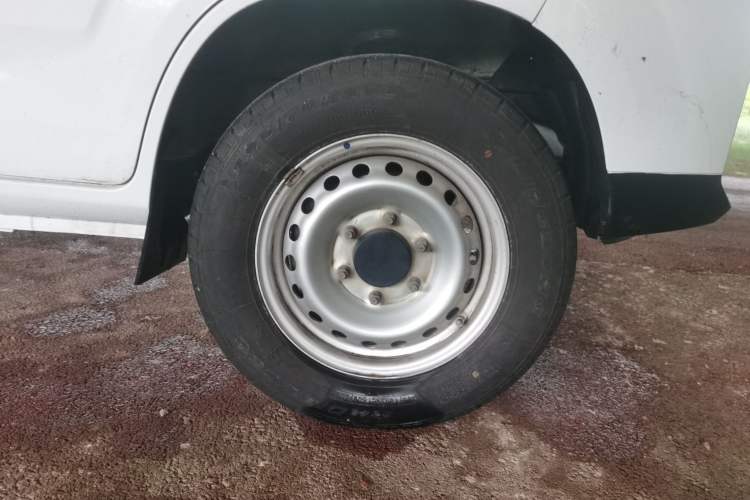 Used Karry Jiangtun E7 2024 Wealthy Edition Right Front Wheel Hub