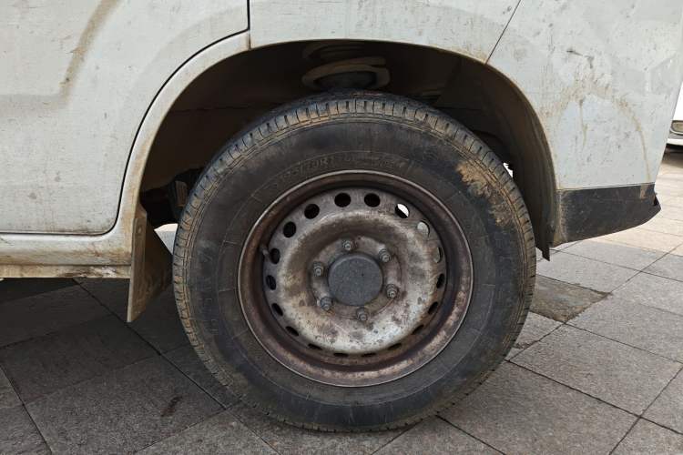Used Karry Jiangtun E7 2024 Mingchuang 6-Seater Version Right Front Wheel Hub