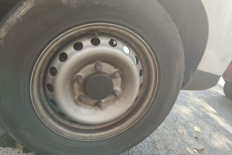 Used Karry Jiangtun E7 2024 Wealthy Edition Right Front Wheel Hub