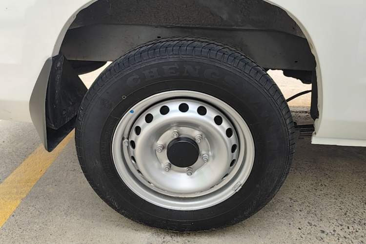 Used Karry Jiangtun E7 2024 Wealthy Edition Right Rear Wheel Hub