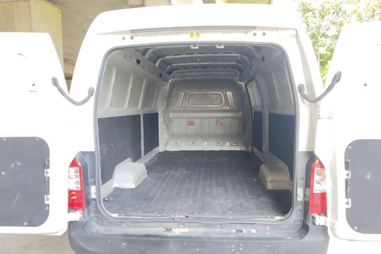 Used Karry Jiangtun E7 2024 Startup Edition Trunk