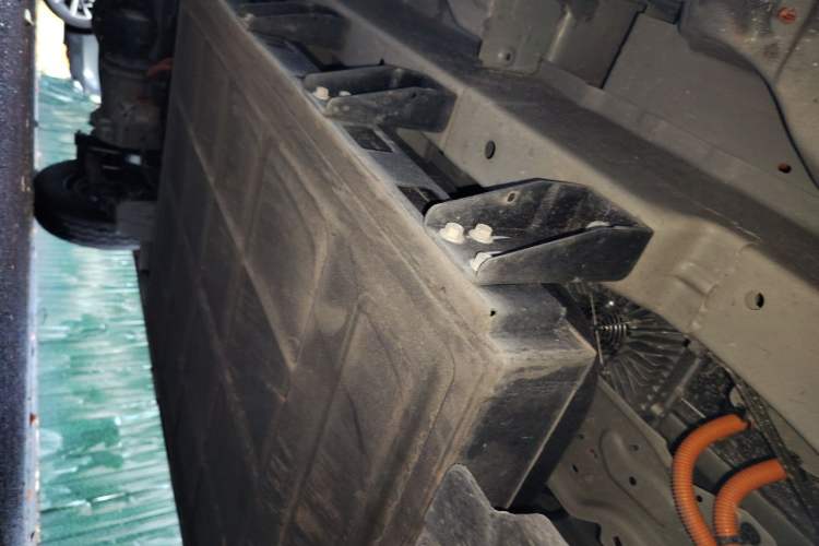 Used Karry Jiangtun E7 2025 Economy Version Chassis Front Right