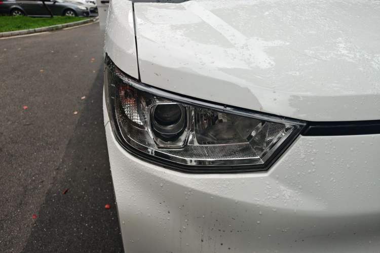 Used Karry Jiangtun E7 2025 Model Entrepreneur Edition 41.86 kWh, 6-seater Right Front Headlight