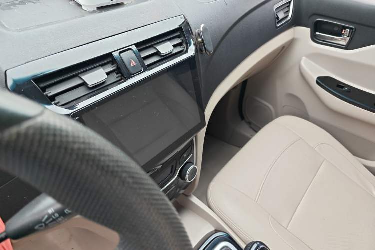Used Karry K50 2015 1.5L Manual Comfort Model Audio And AC Panel