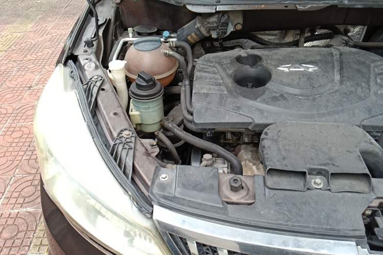 Used Karry K50 2015 1.5L Manual Luxury Model Engine Bay Right