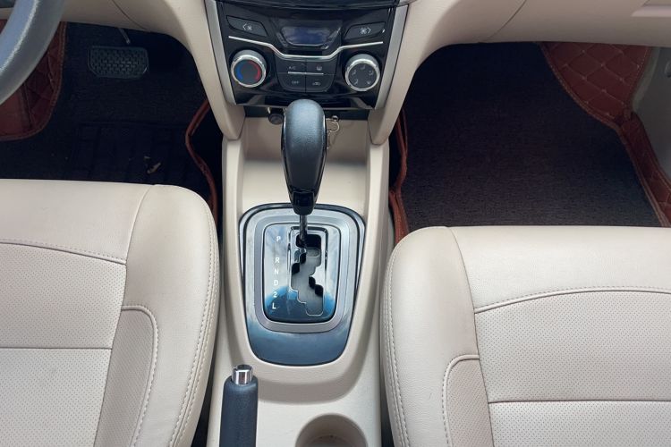 Used Karry K50 2015 1.5L Automatic Luxury Model Gear Lever