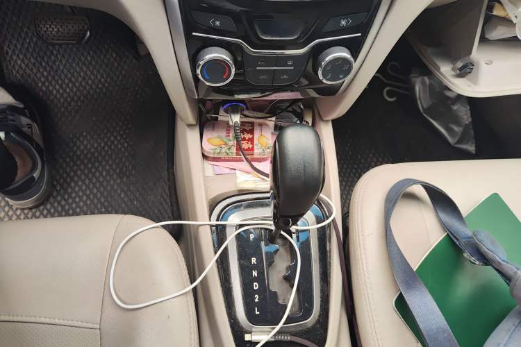 Used Karry K50 2015 1.5L Automatic Luxury Model Gear Lever