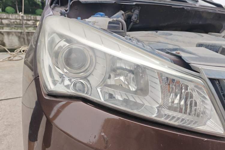 Used Karry K50 2015 1.5L Manual Comfort Model Right Front Headlight