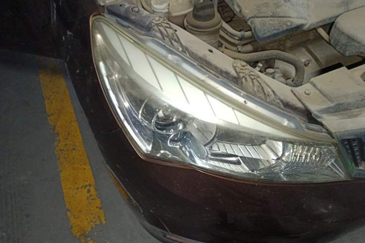 Used Karry K50 2015 1.5L Manual Comfort Model Right Front Headlight