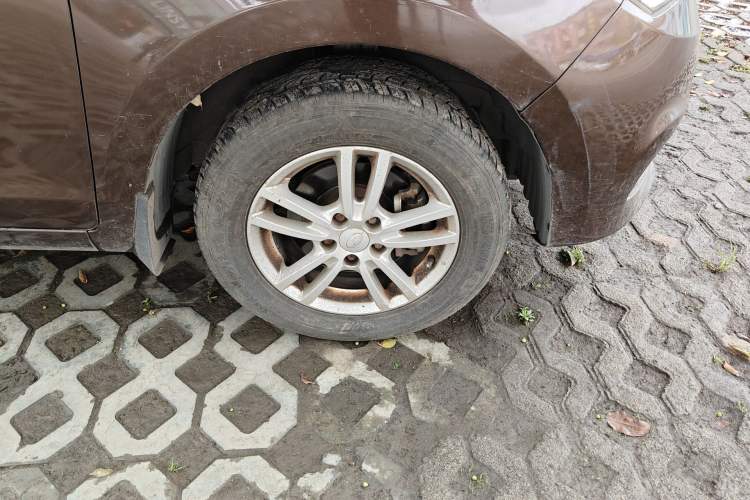 Used Karry K50 2015 1.5L Manual Comfort Model Right Front Wheel Hub
