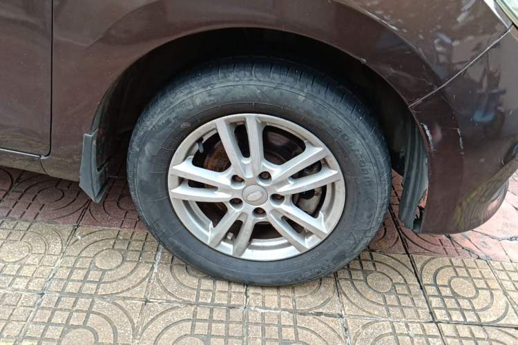 Used Karry K50 2015 1.5L Manual Luxury Model Right Front Wheel Hub