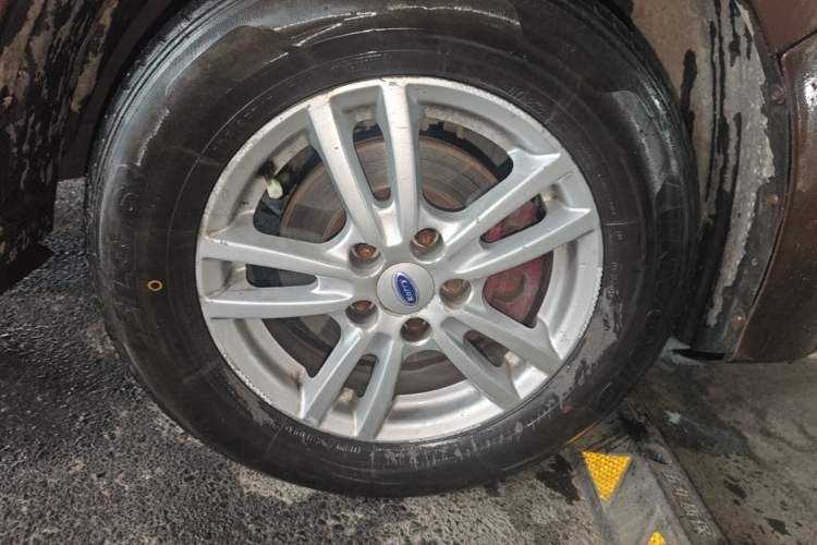 Used Karry K50 2015 1.5L Manual Luxury Model Right Rear Wheel Hub