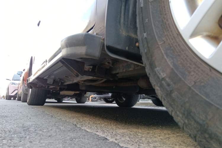 Used Karry K50 2015 1.5L Manual Comfort Model Right Side Sill