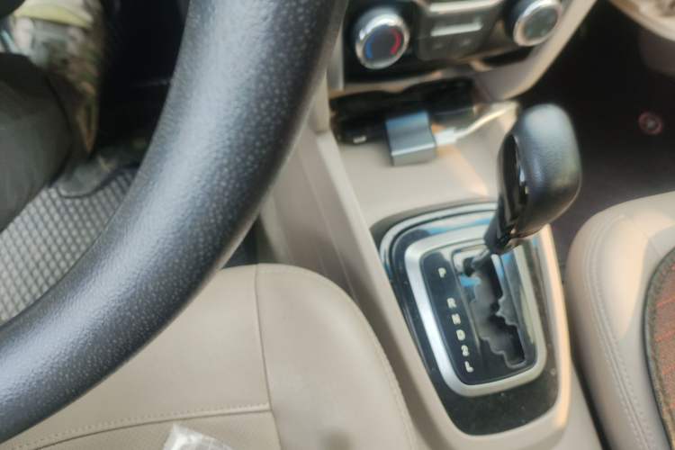 Used Karry K50 2015 1.5L Automatic Luxury Model Gear Lever