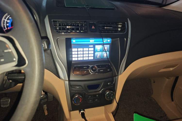 Used Karry K50 2015 1.5L Manual Luxury Model Audio And AC Panel
