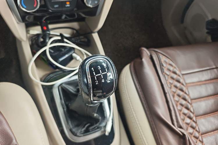 Used Karry K50 2015 1.5L Manual Luxury Model Gear Lever