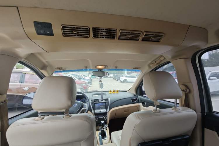 Used Karry K50 2015 1.5L Manual Luxury Model Interior 4
