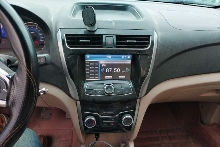 Used Karry K50 2015 1.5L Manual Luxury Model Audio And AC Panel