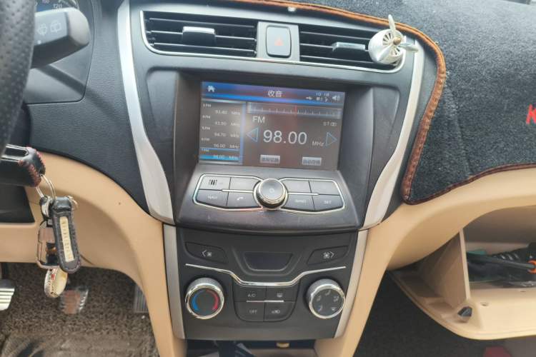 Used Karry K50 2015 1.5L Manual Luxury Model Audio And AC Panel