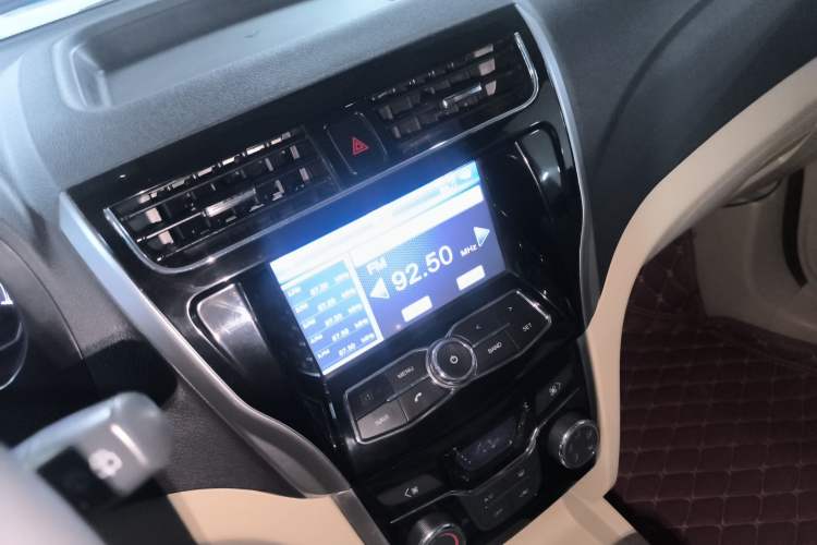 Used Karry K50 2015 1.5L Automatic Luxury Model Audio And AC Panel