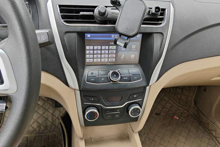 Used Karry K50 2015 1.5L Manual Luxury Model Audio And AC Panel