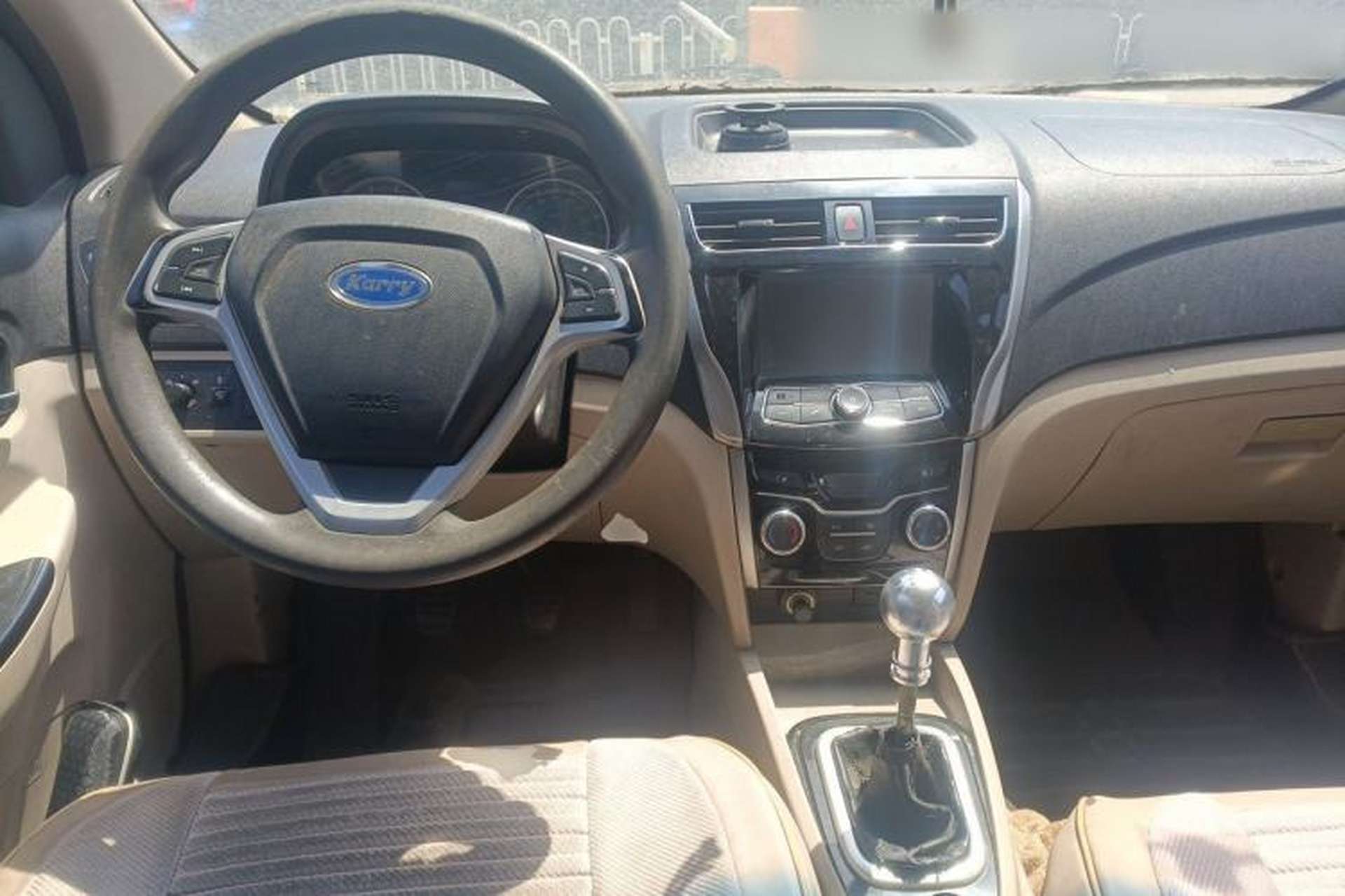 Used Karry K50 2015 1.5L Manual Standard Edition Center Console