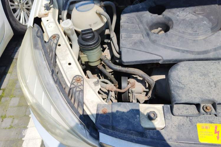 Used Karry K50 2015 1.5L Manual Luxury Model Engine Bay Right